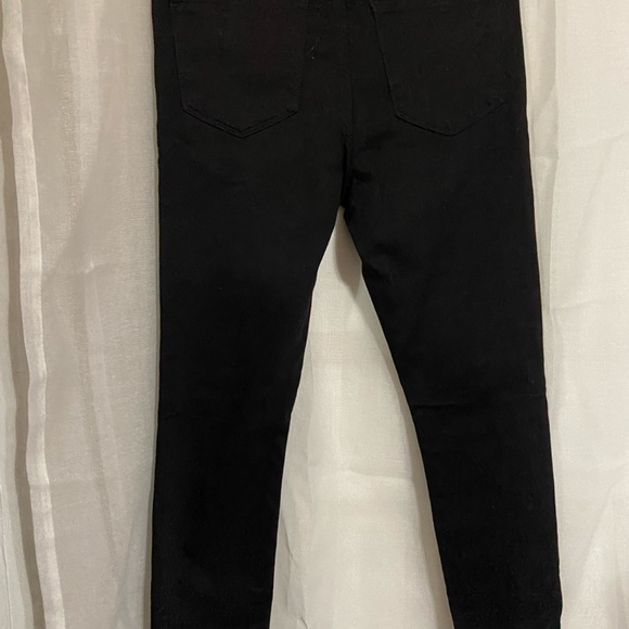 Size 8 - Picture 3 of 3